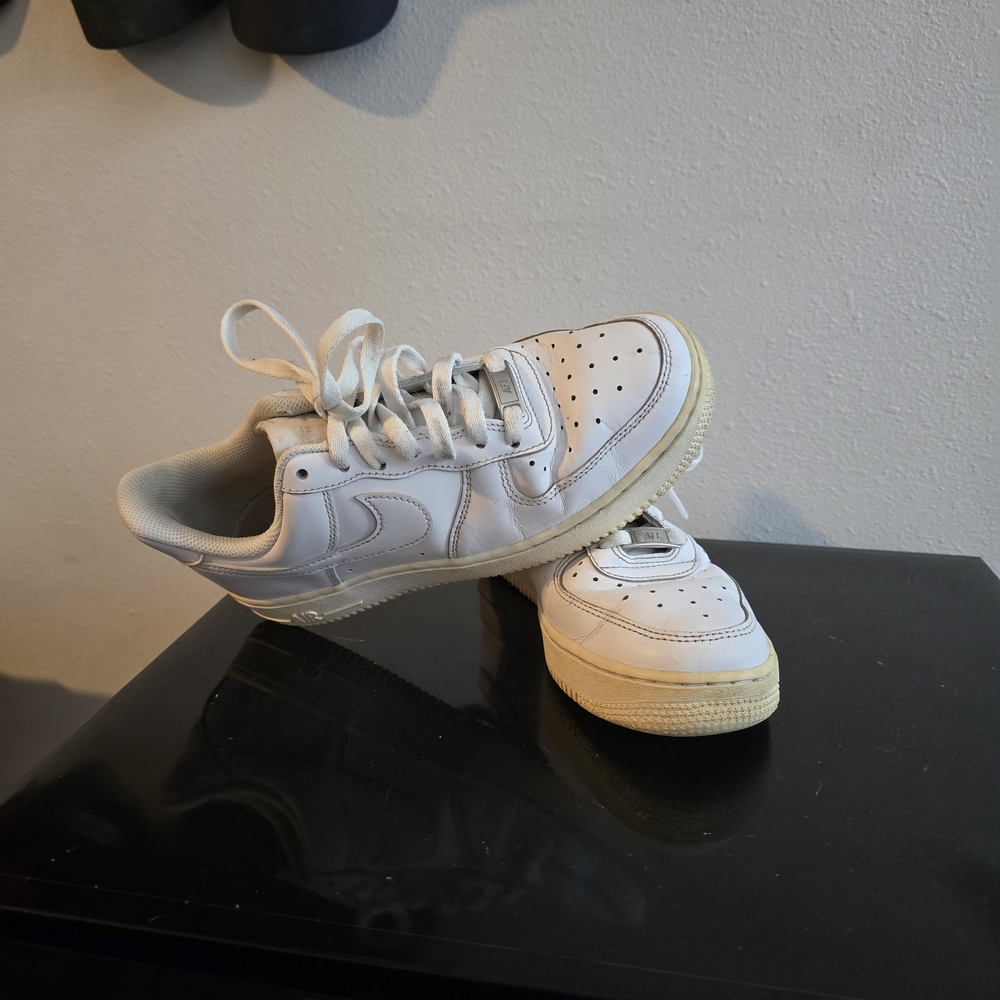 Nike White Leather Low-Top Sneakers